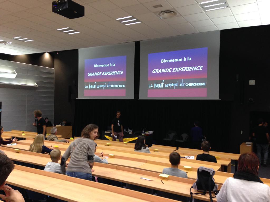 UniversiteLyon's tweet photo. #NuitChercheurs #Lyon Vaulx-en-Velin. Participez à la #grandeexperience !!!! http://t.co/wOQGVH1Qcl