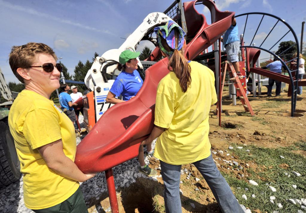 Jasonplotkin's tweet photo. .@BringOnPlay: Memorial Park playground is 7th built in #iloveyorkcity in past 7 years. Updates @ydrcom @angiemason1 http://t.co/pxDAyjNKmQ