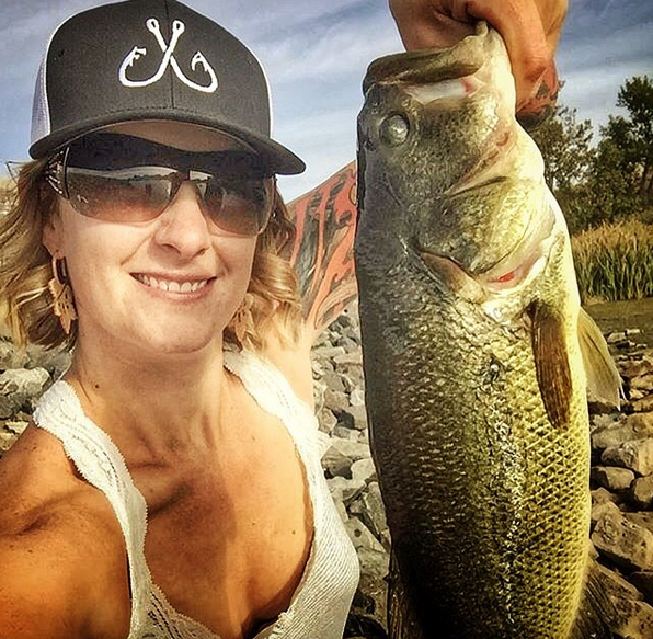 filthyanglers's tweet photo. She's back, so is our Filthy Female Friday, it's never left us and never will. Here is #filthyfemale #1 of the day http://t.co/W16t8MzbjT
