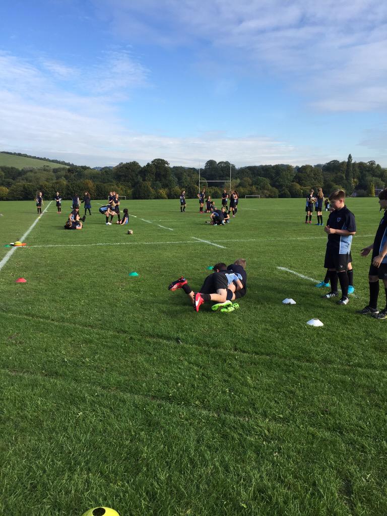 HallParkPE's tweet photo. Some footage of Y7 in lesson today #rugbyforgirlsandboys #hpaen http://t.co/0oLMZf3yWY