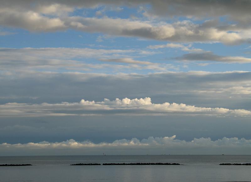 CaesarHotel's tweet photo. Anche in #autunno il #mare di #cesenatico resta sempre uno #spettacolo!#hotelcaesar lo adora! http://t.co/79mN02aHqB