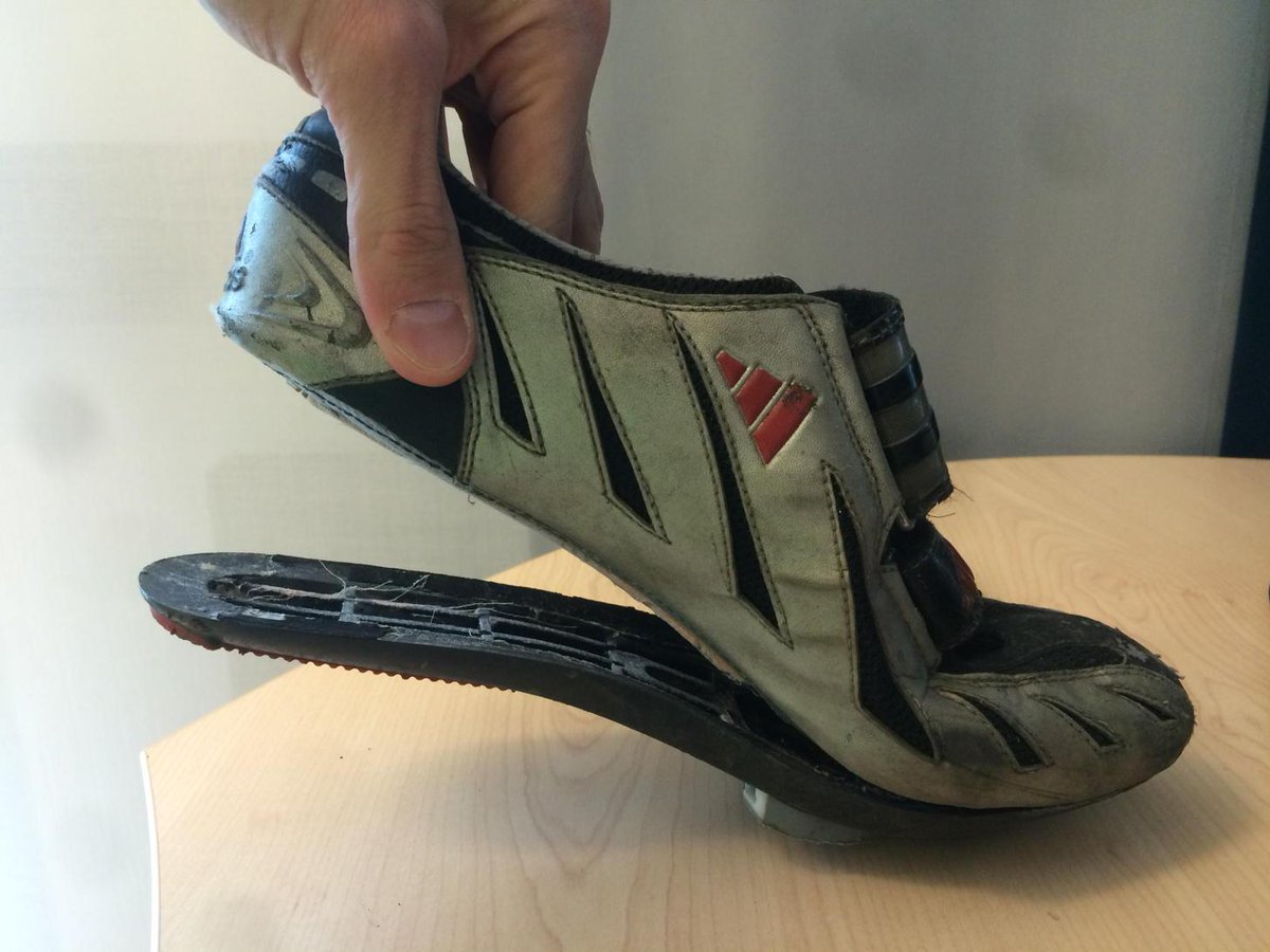 Hmmm, da wird wohl kein runder Tritt mehr möglich sein.