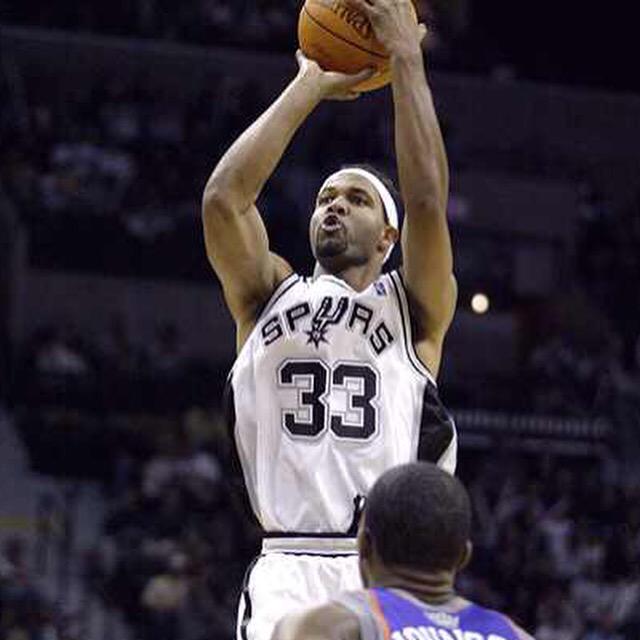 undisputedunis's tweet photo. Only 33 days until the #Spurs season opener! #SpursNation #SpursFamily #SpursFan #GoSpursGo #RonMercer http://t.co/6s9olbKwgF