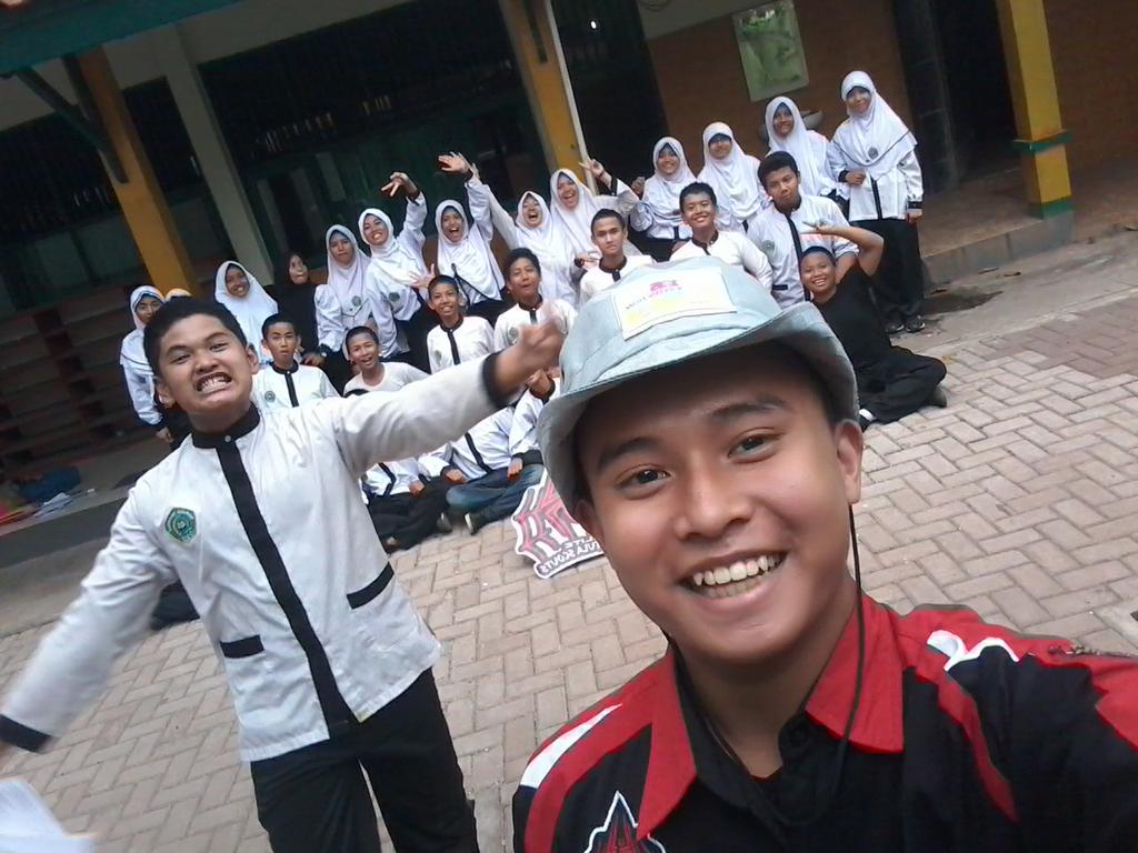 EliteTarantula1's tweet photo. Have fun aja bro😄 http://t.co/2URfHiLKpe