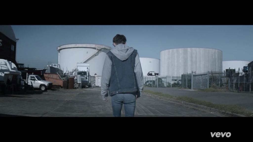hdkkkjj's tweet image. senta essa bunda na minha cara #FOOLSVIDEO