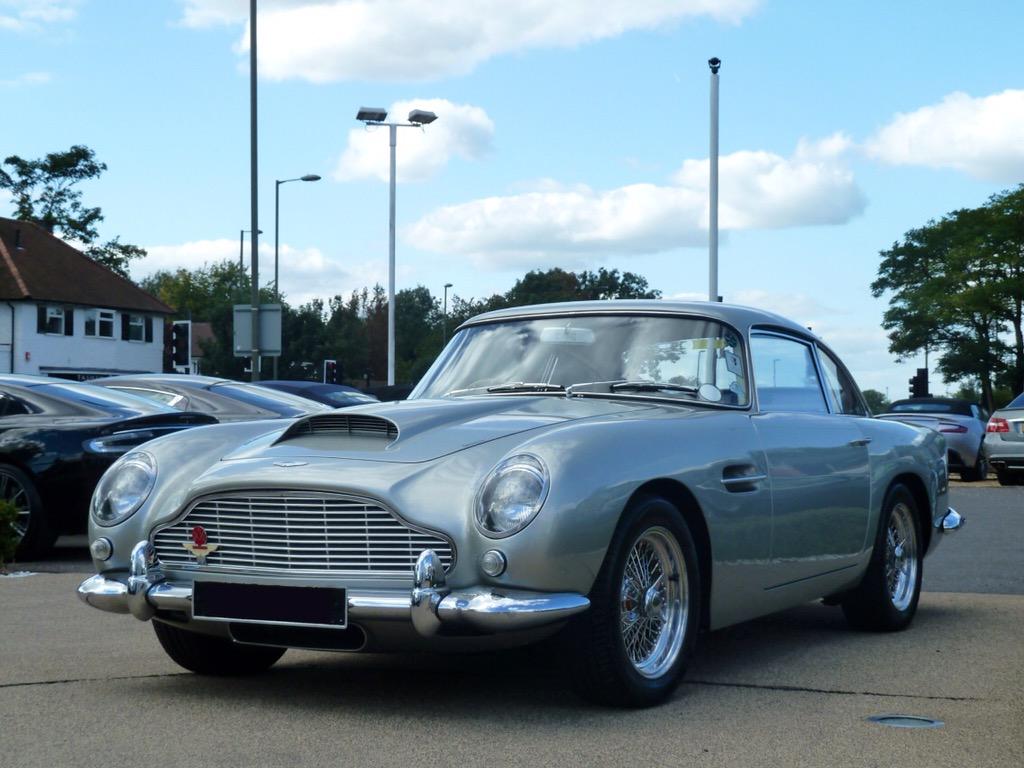 HWM_AstonMartin's tweet photo. #goodtobebond #astonmartin #surrey #hwm #jamesbond #007 http://t.co/Sa6rchgJxM