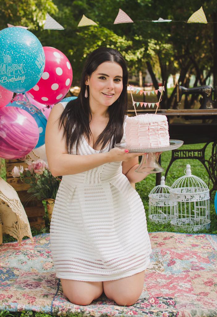 moniviadero's tweet photo. Día especial felices 28 🎂😊 http://t.co/pKPQeLd6DP