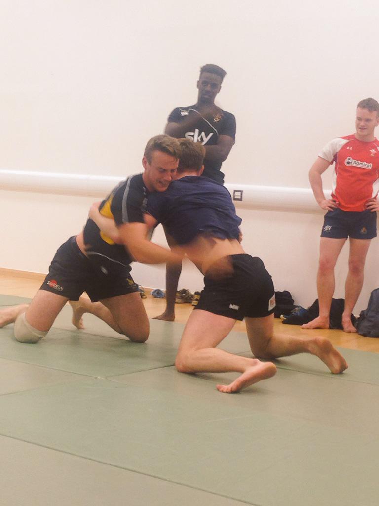 UYRUFC's tweet photo. A bit of wrestling for preseason fitness with @_robpt http://t.co/0t1y454lI2