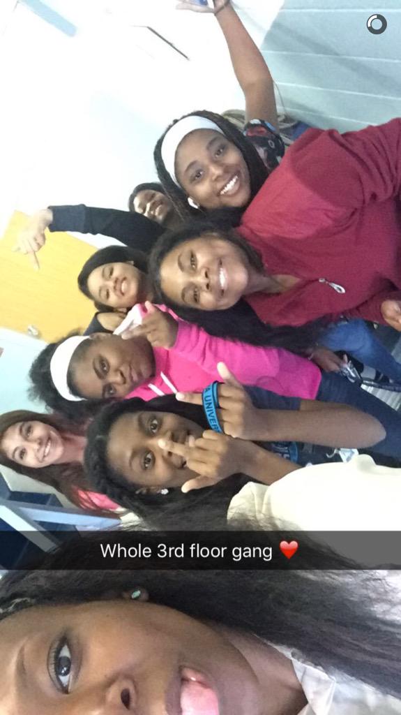 iilovedanaa's tweet photo. My Everyday Bitches 👭🎀 @BeautyIs_Meeee @_Chellaaaaa @_DariaC #Betty #Marry #Brandy #Tyshae #Athina http://t.co/iwOn9WXB2X
