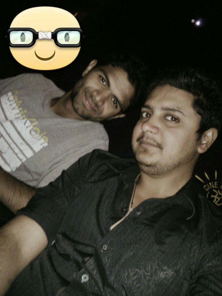 Sukhdwari's tweet photo. #5th_time #Watching_blockbuster_of_the_year #amazing #jhakas @sachindhingra13 @Gurmeetramrahim #HouseFullMSG2 http://t.co/aNlTLoKoJV