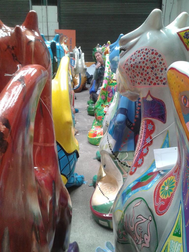 LadyFiona3's tweet photo. Can u see @doodleally amongst the dragons @GoGoDragons2015 #dragonauction http://t.co/yfjo7klHUx