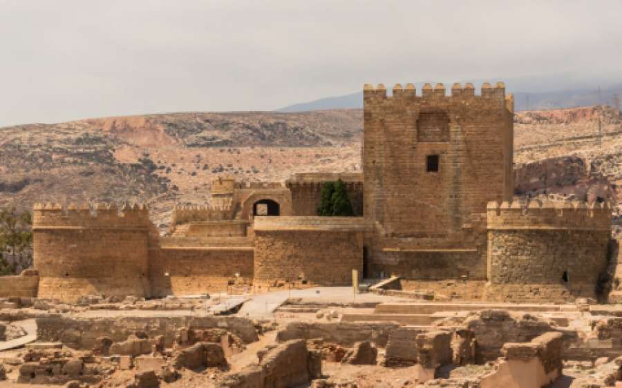 antena3com's tweet photo. La Alcazaba de Almería, castillo de intrigas de #JuegoDeTronos ▶️ http://t.co/SsxDGVwZGb vía @viajestic http://t.co/ErtT2065ny