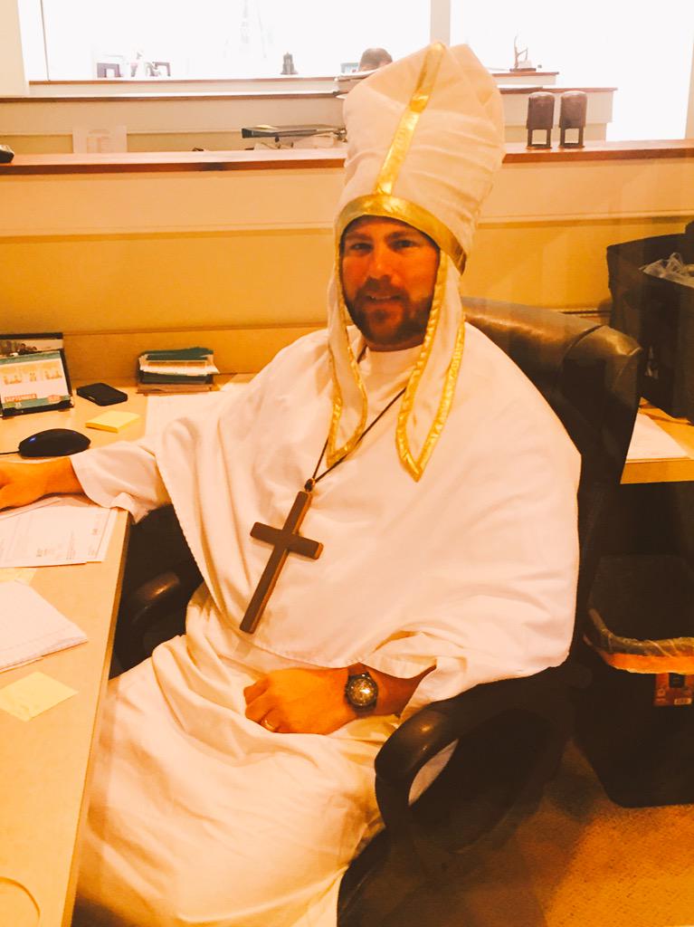 tumalk's tweet photo. Guess what the pope is in the office today! #tgif #popeincincy #engineeringtheearth @CincyCSA http://t.co/4xa2zyw4RX
