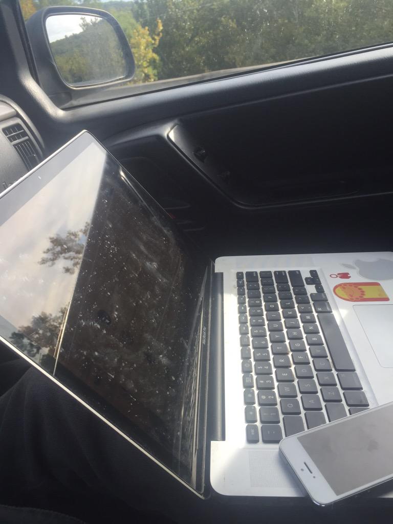DayCart_'s tweet photo. Pulling a @joemccann and working from the car #DistributedByDesign @andymorris @williams19 http://t.co/rDYSSRw3Vn