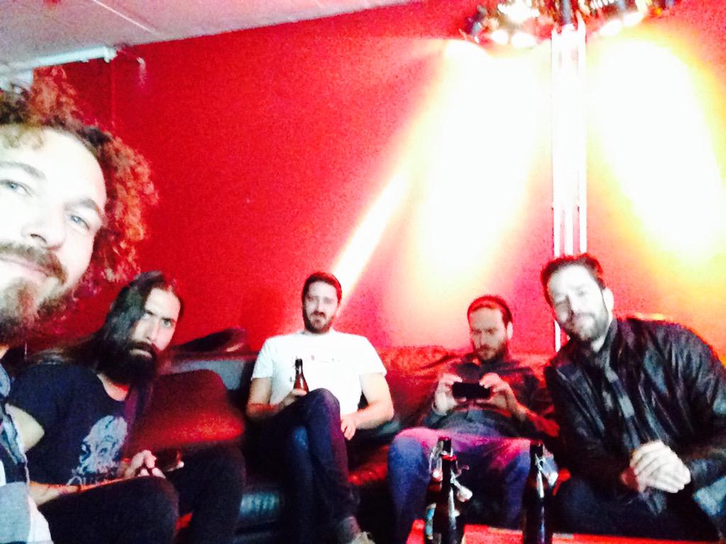 memanmachine's tweet photo. Wir wären dann mal in der Galvanik angekommen #memanmachine #plasticfaith #albumreleaseshow @RezaDinally http://t.co/saBbE7Sn0R