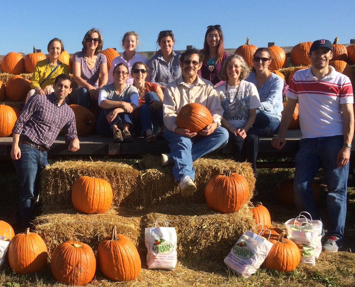 joshuacracraft's tweet image. Great time apple picking with the @primarysource team yesterday @Lookout_Farm!