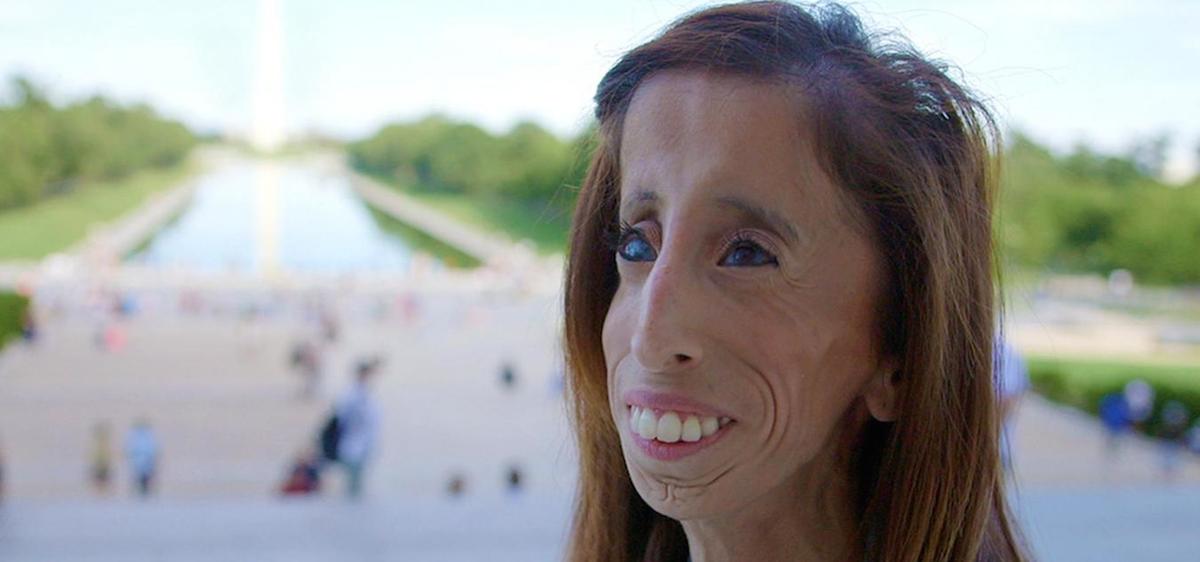 ebertvoices's tweet image. .@christylemire reviews anti-bullying advocate doc A BRAVE HEART: THE LIZZIE VELASQUEZ STORY bit.ly/1G6VOkV