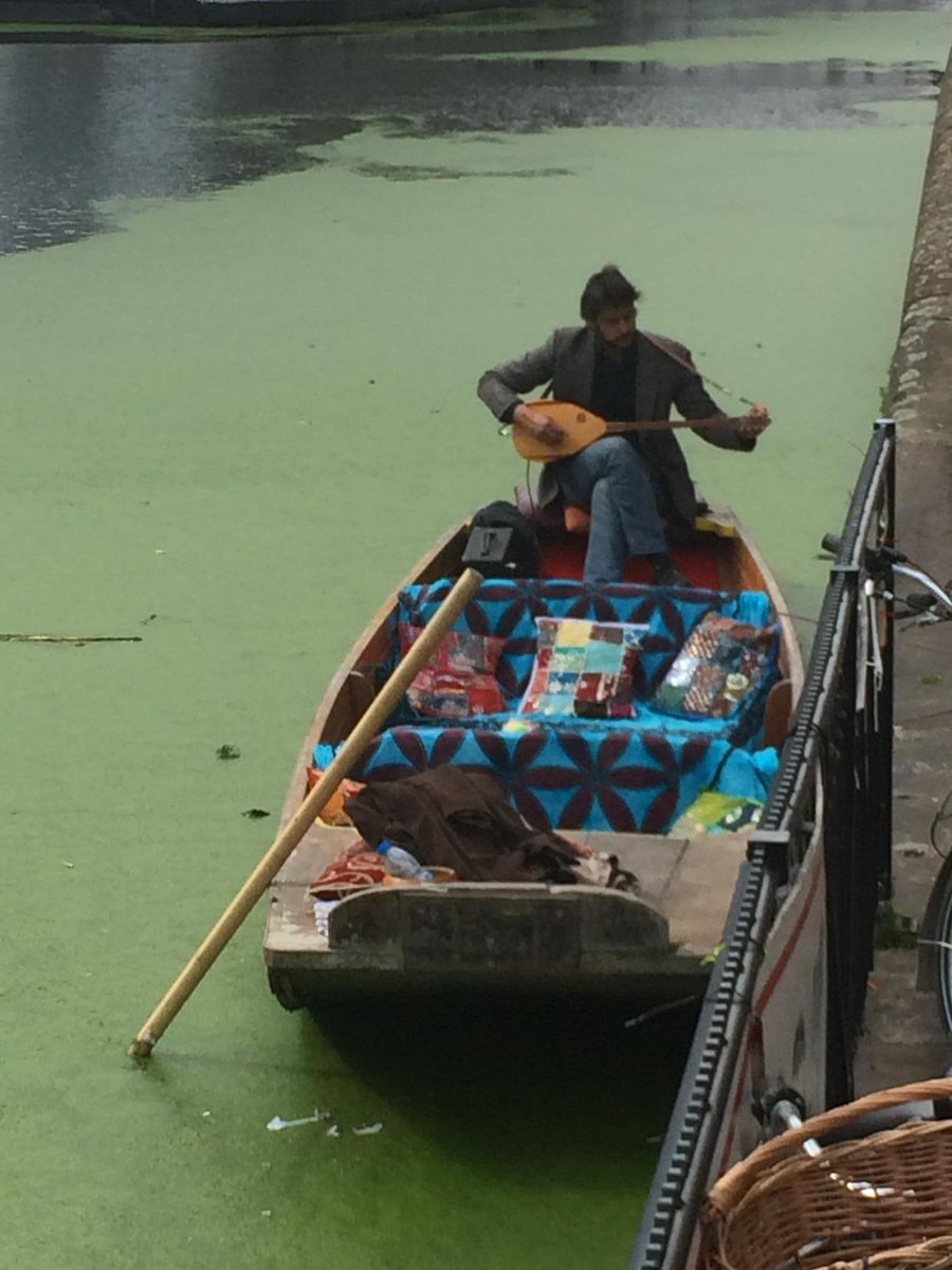 thomaslombard3's tweet photo. La version Londonienne de la gondole...@camden market #englishtouch http://t.co/k7JEkWP1lE