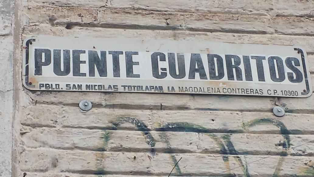 gabystommel's tweet photo. @DelegacionMC quien paga estos daños?, ya caimos varios coches aqui, lleva dias esa coladera sin tapa http://t.co/IxJ1xqg8Q8