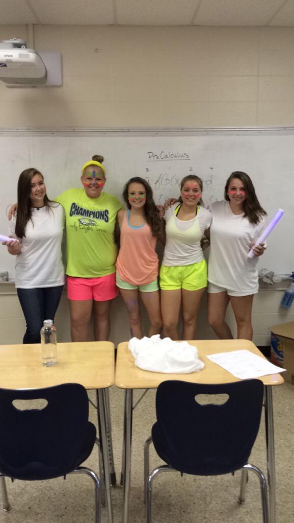 stuco_bchs's tweet photo. Just the beginning of our #NeonMadness #BCHSspiritweek http://t.co/ikNvVMXjDd