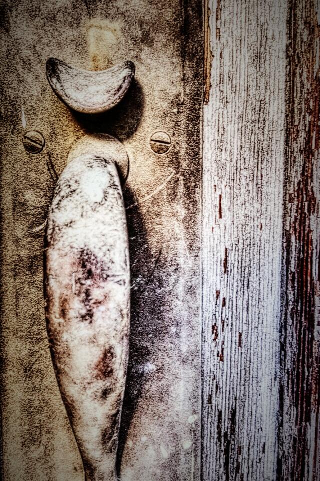 FallupArt's tweet photo. @bARTenderPix #macro #old #doorhandles http://t.co/o3ReCrPYia