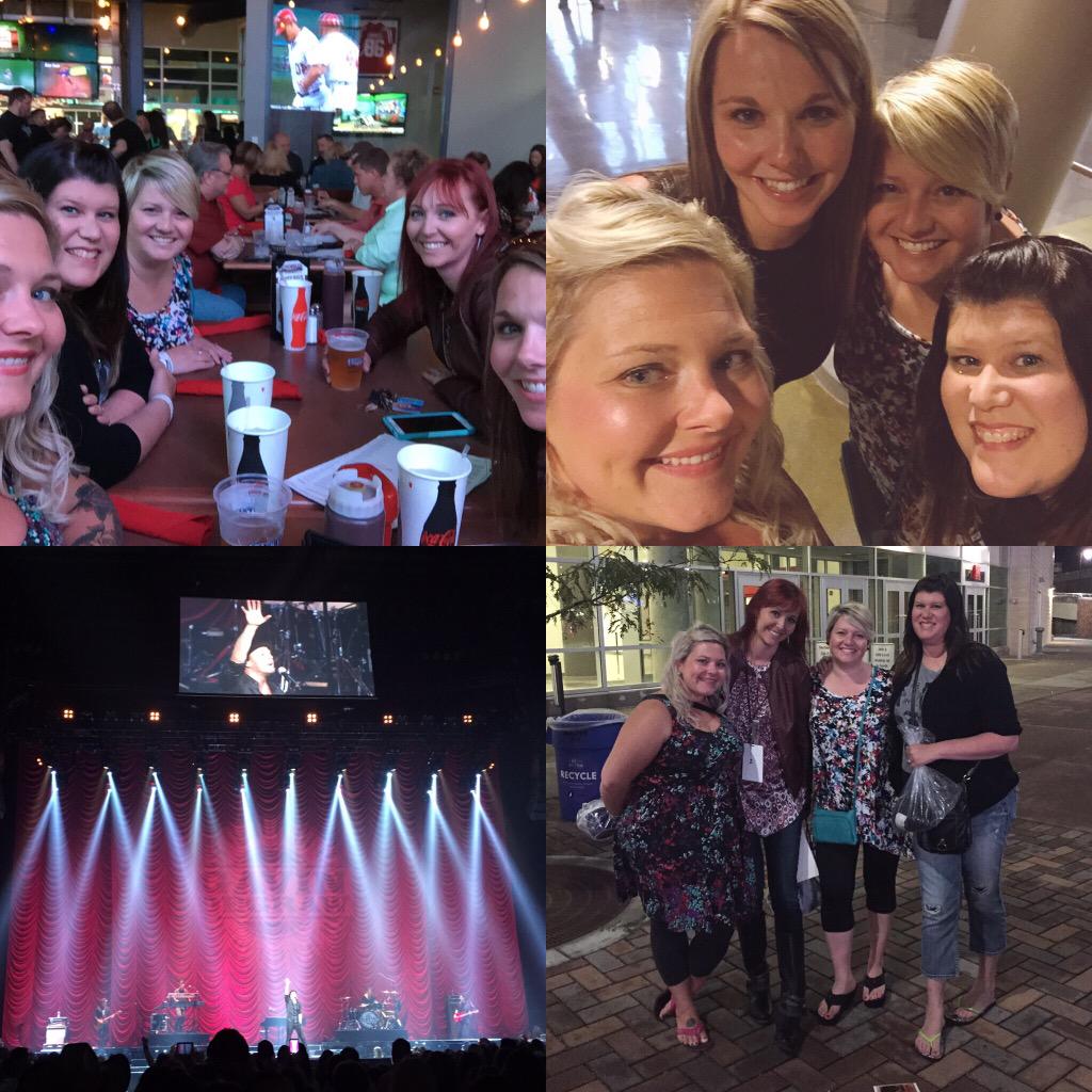 heath_sand's tweet photo. Love these girls❤️ @RiedellLisa @Heather_KS @RandiGabel #GGmeetup #GavinDeGraw #Lincoln #goodtimes http://t.co/jPETwJfpt7