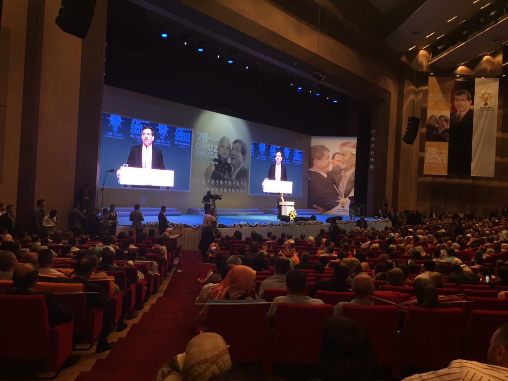idrisgulluce's tweet photo. İstanbul İl Başkanlığımızın Bayramlaşma ve AdayTanıtımProgramındayız.Birlik beraberliğimiz ve kardeşliğimiz daimolsun http://t.co/qfODbcwuga