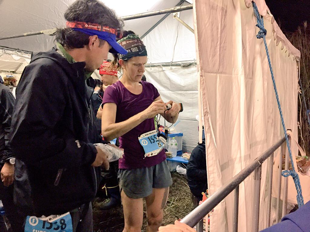 iRunFar's tweet image. Shots of Amy Sproston and Fernanda Maciel in 2nd and 3rd at 69.6km a bit ago. #UTMF