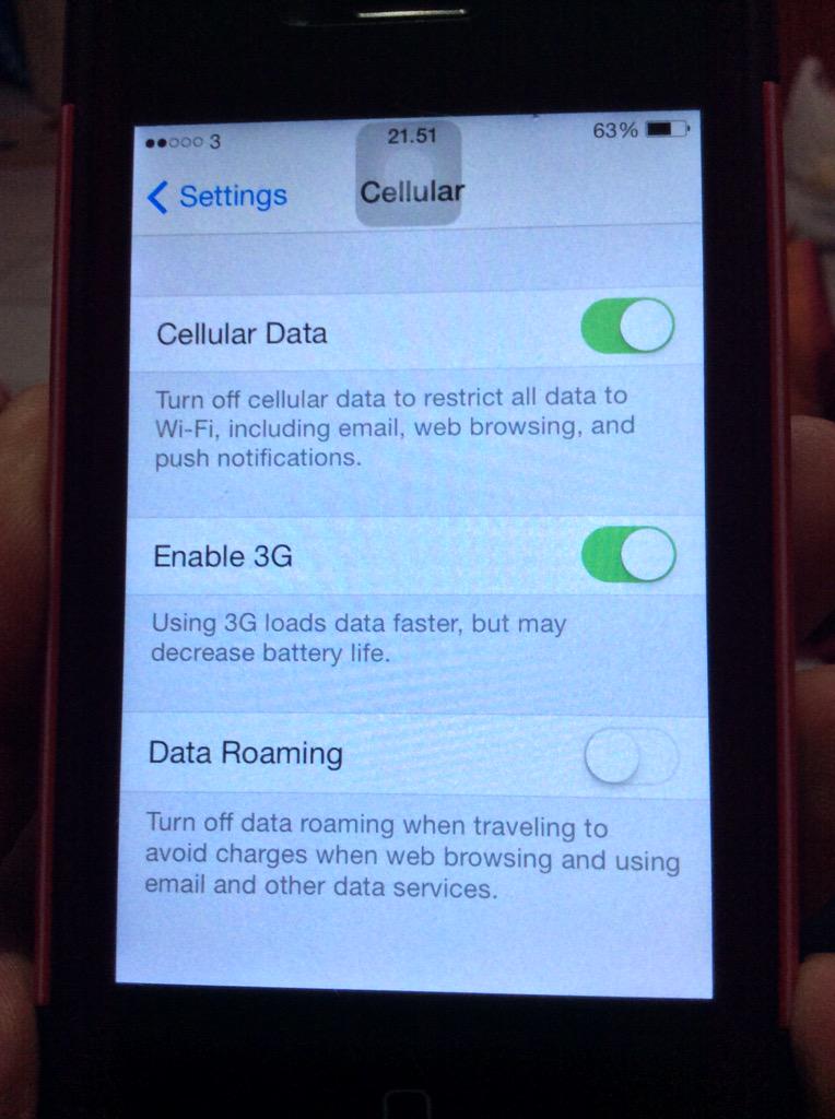 razzzet's tweet photo. Udah di restart trus di cabut pasang sim card masih ilang signal 3G nya. Padahal quota masih 5GB lagi. @triindonesia http://t.co/VznZKxoGG8
