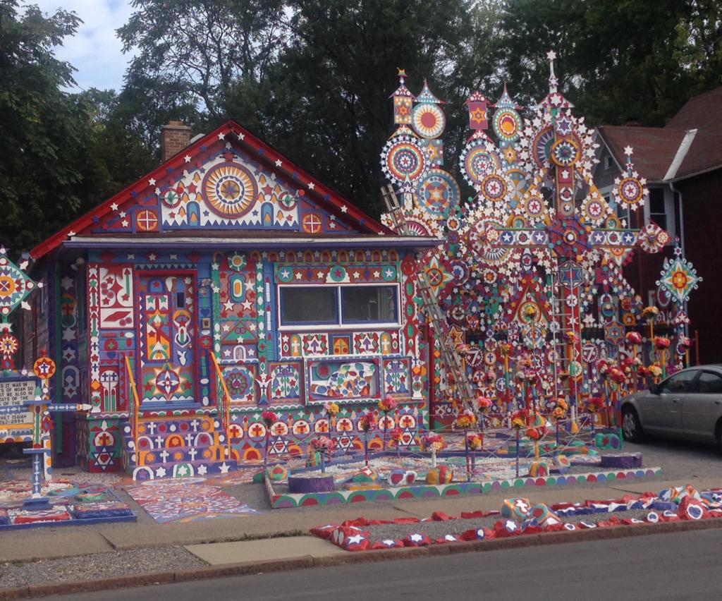 HMatthews222's tweet image. Love driving by this house crossing into US at Whirlpool #morecrap