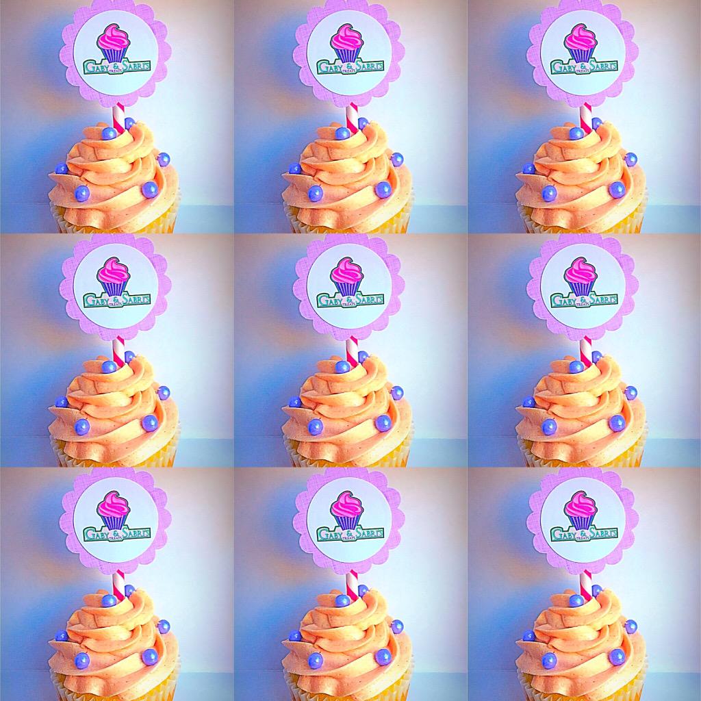 Sweet Friday! #gabyandsabristreats #cupcakes #dulcedeleche #babyshower #babygirl