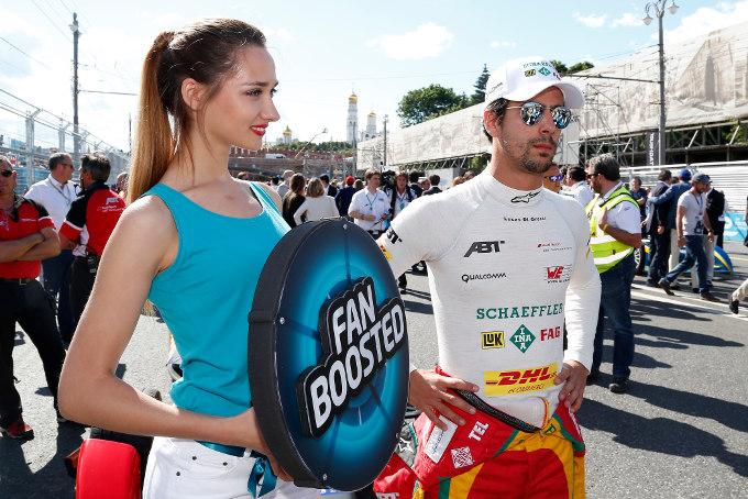 FIAFormulaE's tweet photo. Big change to #FanBoost for season two - in-race voting! http://t.co/EmrLksz8fg http://t.co/rfKe5za56y