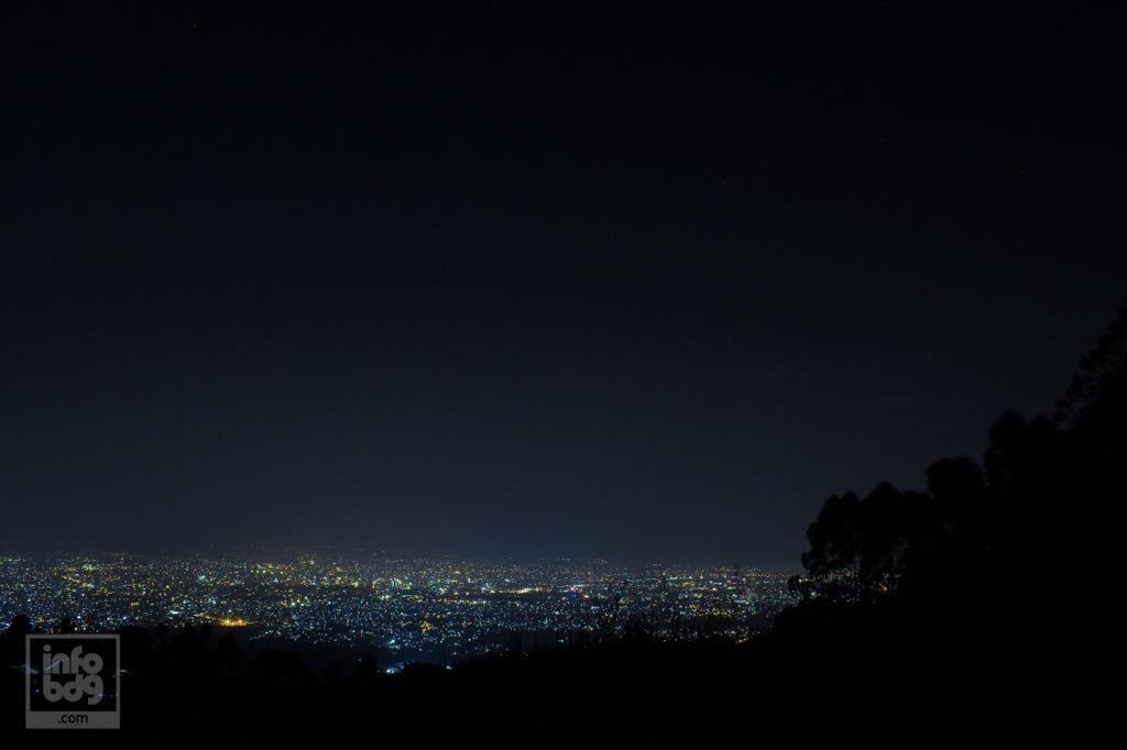 Bandung itu tempat lahir, main, kerja, kuliah, jatuh cinta, patah hati. Bandung itu apa menurut kalian? #205BDG