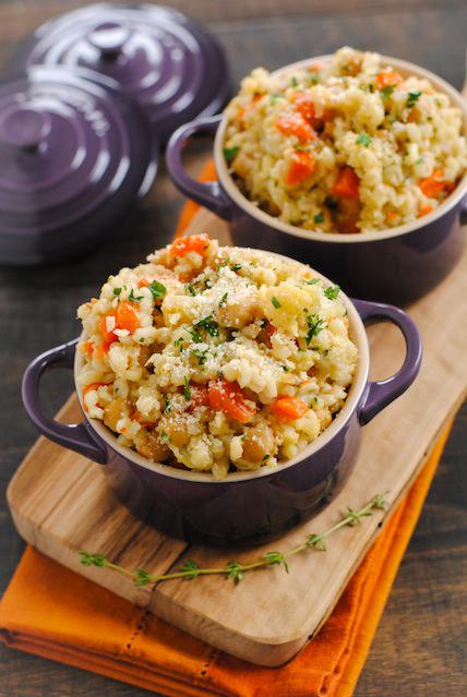 Slow Cooker Barley &amp; Chickpea Risotto, A #veggie #dinner U'll LUV bit.ly/1yHsmy7 <a href="/foxeslovelemons/">lori yates</a>