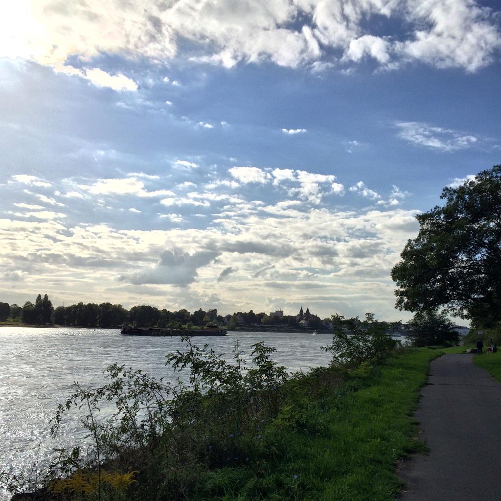 Sanne2208's tweet photo. Lovely Rhine river walk before I head home... but I am kinda gonna drop by a gig on the way home ;) #jaynash #joshday http://t.co/RvSFnPx5Bg