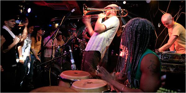 UseOliom's tweet image. Don't forget about #LatinNightlife while in #Miami! Have a good time at our favorite spots.. bit.ly/1QD08ho