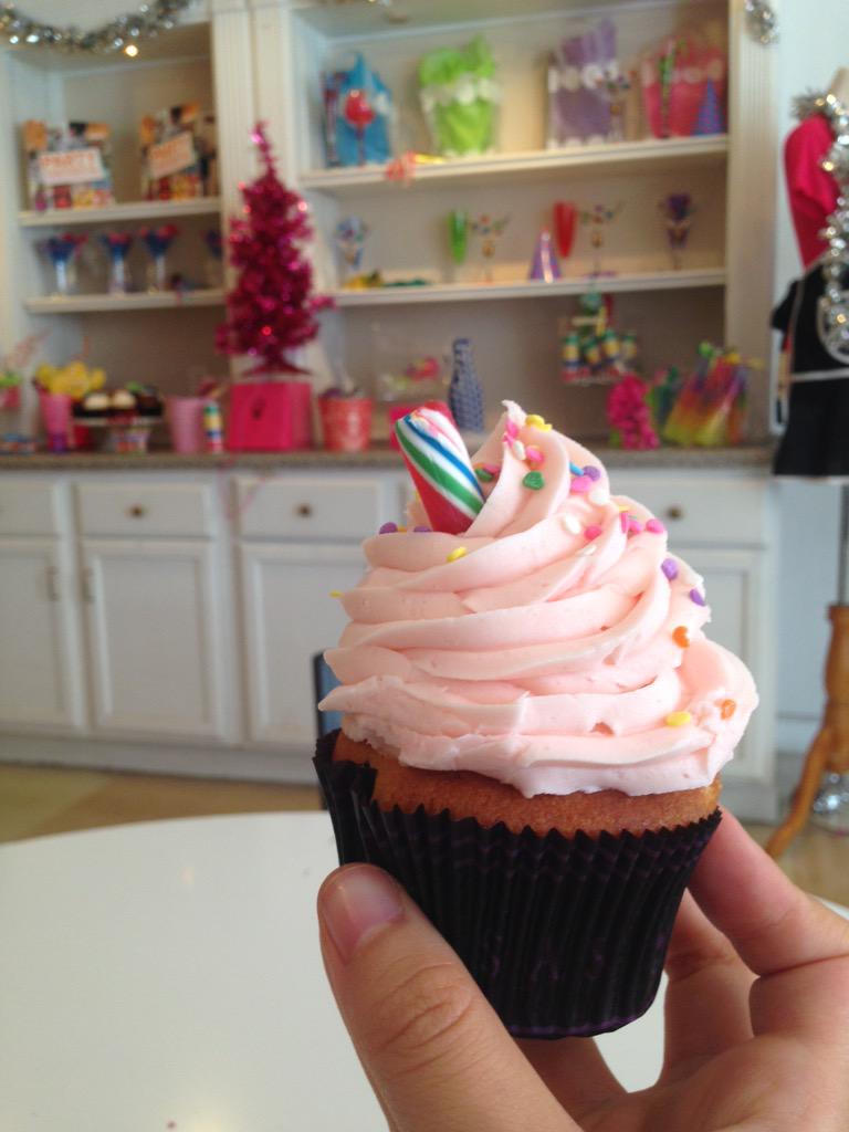 Today is a dark day in Newark. <a href="/SASCupcakes/">SAS Cupcakes</a> is closing on the 30th so get them while you still can! #farewell