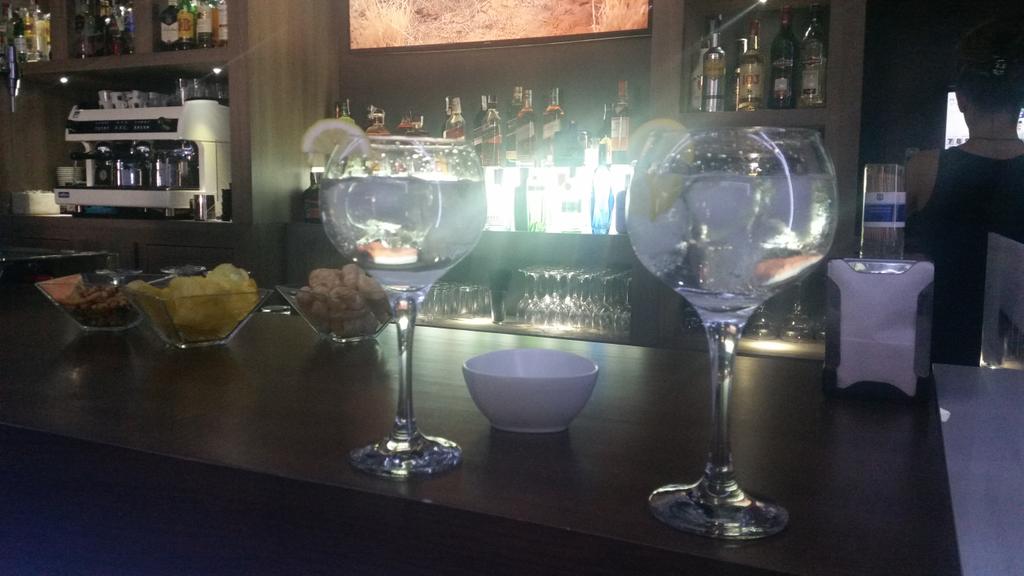 charoad88's tweet photo. Terminar un viernes de trabajar así!!!!no tiene precio!! 😊🍹 http://t.co/RjVRux4pPt