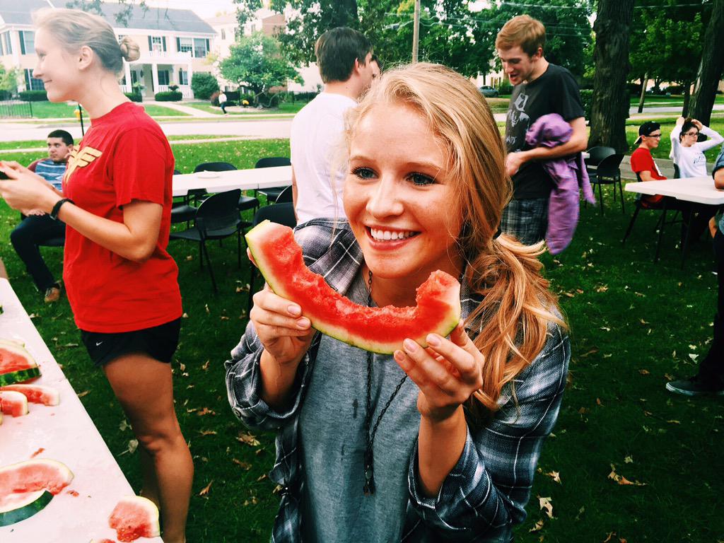 GammaThetaKKG's tweet image. Had a blast with @SAEDrake at their watermelon eating contest!