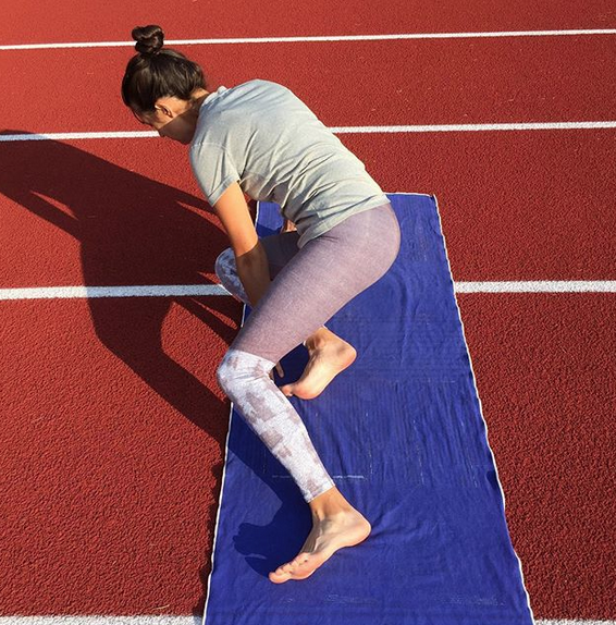 aretecomplete's tweet photo. Stretching #active #slipresistant #microfiber #travel #yoga #aretecomplete http://t.co/BhRknqhJRd