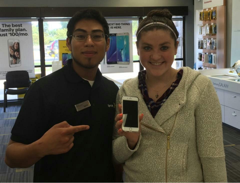 The_Fone_Zone's tweet photo. #iPhone6s #happytobefirst #Lakezurich @FoneZoneFred @RussellHeder @probertson2533 @jillpurt01 @tracySprint4CHI http://t.co/mOkx3n5vi8