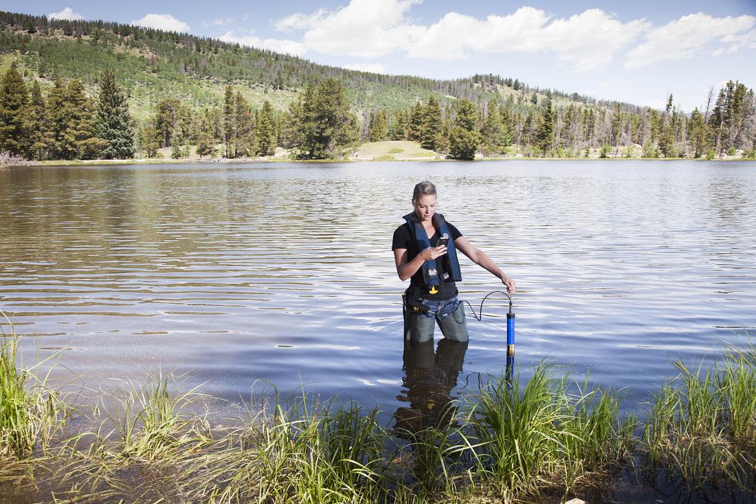 toddliesl's tweet image. Interesting side by side of @InSituWater 's new WQ instrument and a competitors. Which would you rather use?