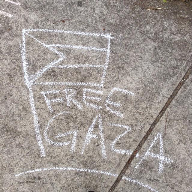 NationalSJP's tweet photo. Students for Justice in Palestine Chalkings Reportedly Erased By Staff (@CornellSJP) http://t.co/8XRSMpgxTJ http://t.co/qdEpEq9m99