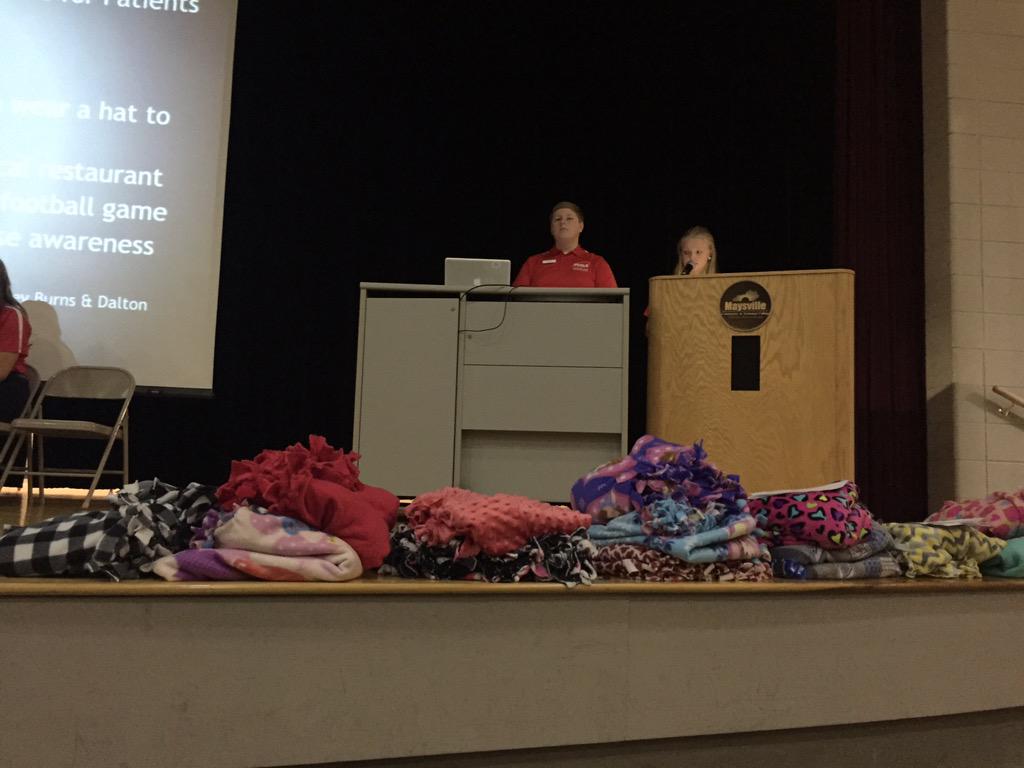Region9FCCLA's tweet photo. The Fall Business Session is underway! We had great Officer Training Sessions! http://t.co/rxnmGtrfj5