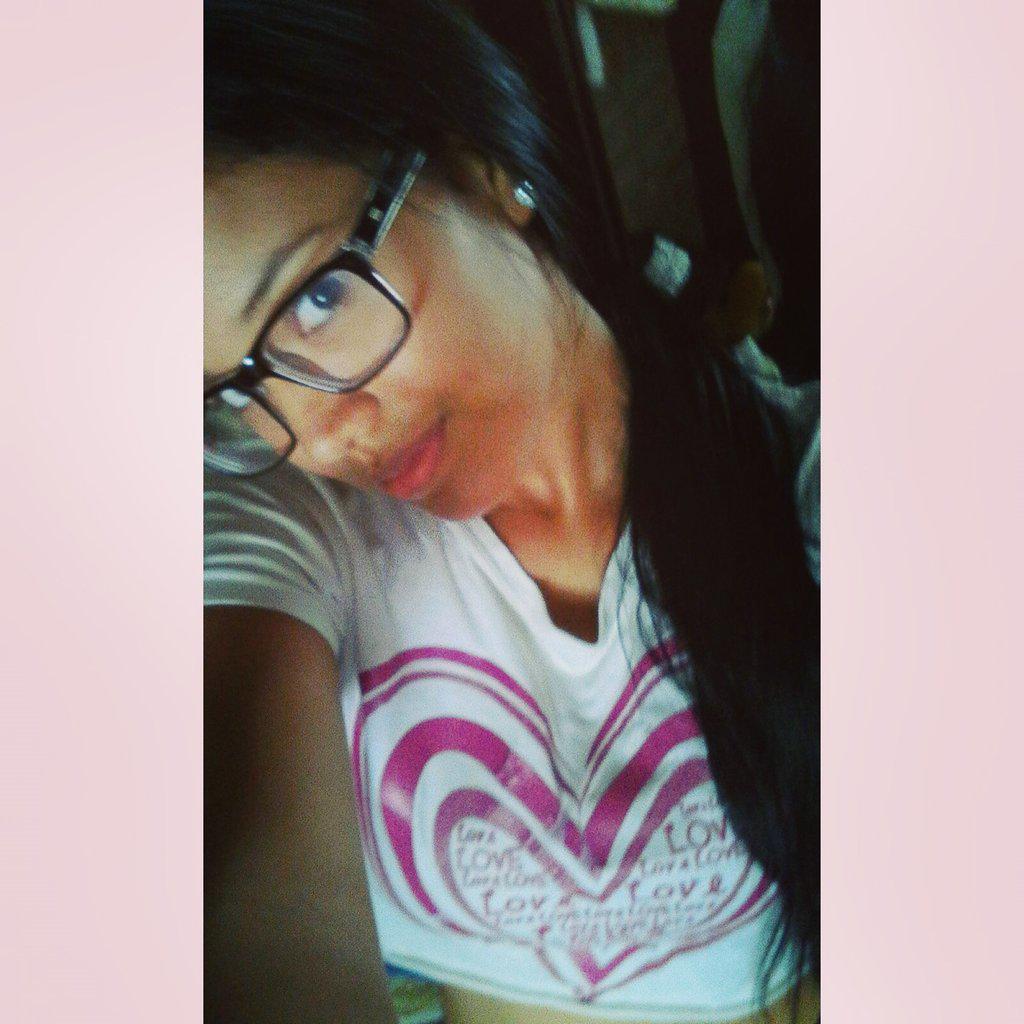 paularoldan31's tweet photo. 🎀😊👩 http://t.co/i5q9yFkHrX