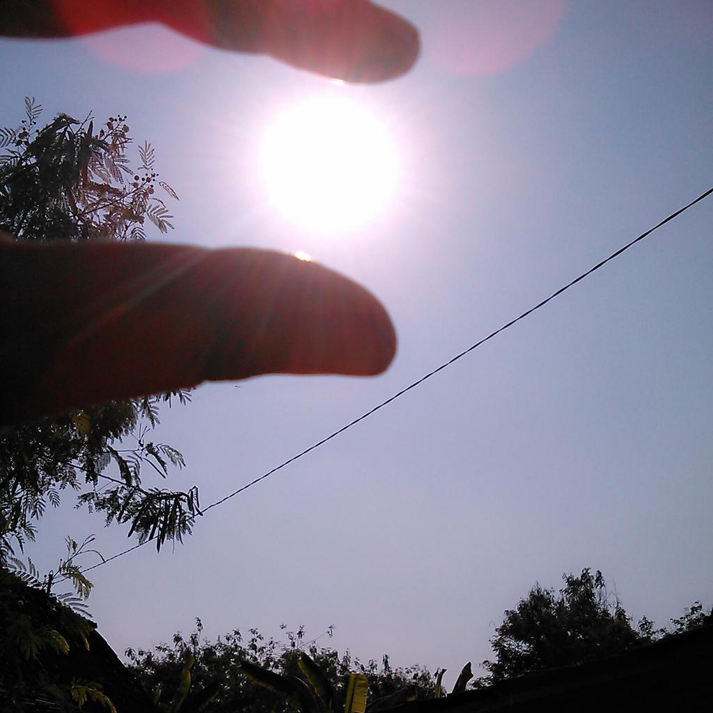 anggra_resti's tweet photo. Sun..🔆🔅 http://t.co/S15l2bL54V