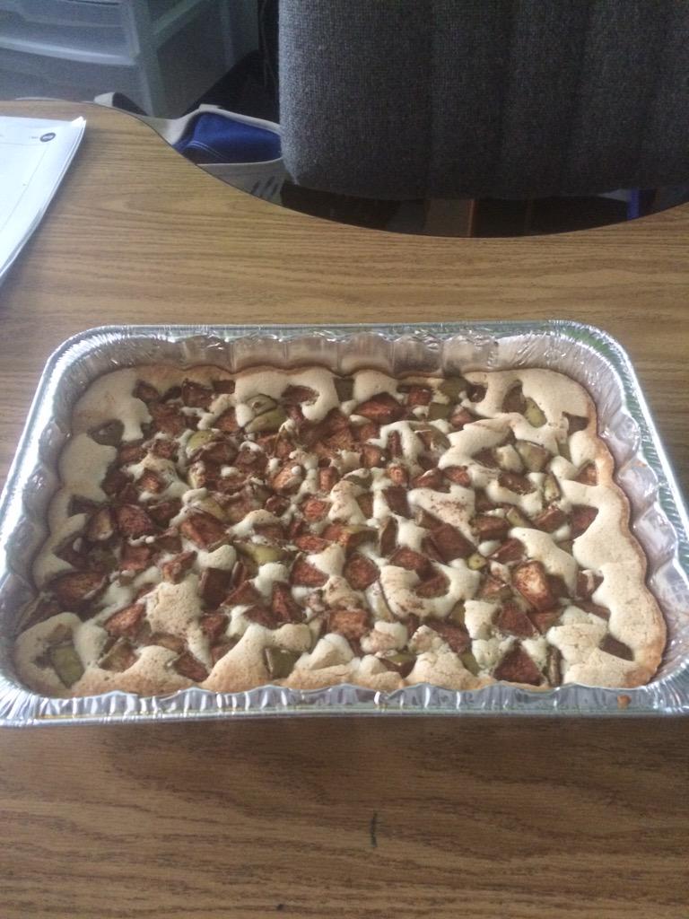 destinietee's tweet image. Scientists &amp;amp; mathematicians made "delectable" apple cake!Happy Fall! @MichaelCIrani @mlsmeg @pammoran @MeriwetherLES