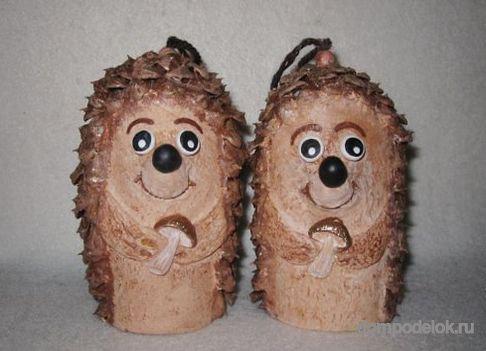 Handmadewebsite's tweet photo. Christmas crafts from cones 2015 http://t.co/cYJ3VBnxeS http://t.co/YwMaH63bTi