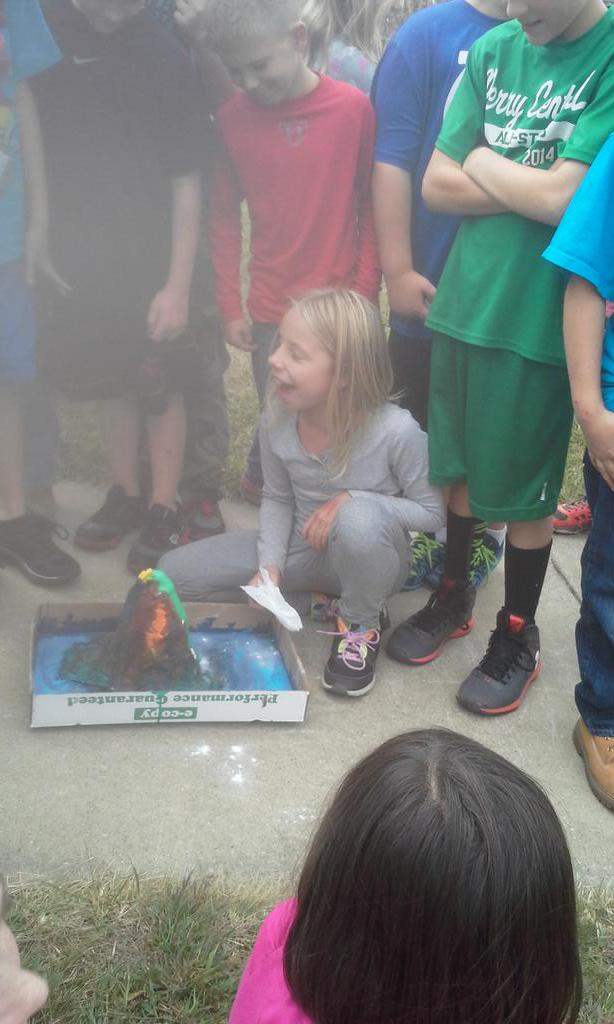 bdtaylor2007's tweet photo. Erupting our volcanoes for science! #pccsk12 #mrstaylorsteam http://t.co/WdazUqjeJm