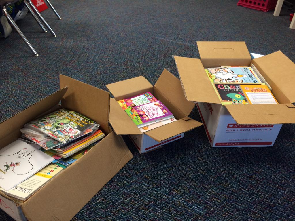 2ndLinds's tweet image. We love to read!! #superinsecond #fpseuknights #shafertweets #somanybooks #booksfordays #soexcited